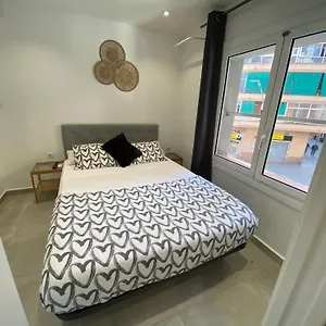 Apartamento Con Bano Privado Frente Al Metro L5 Barcelona-hospitalet, L'Hospitalet de Llobregat